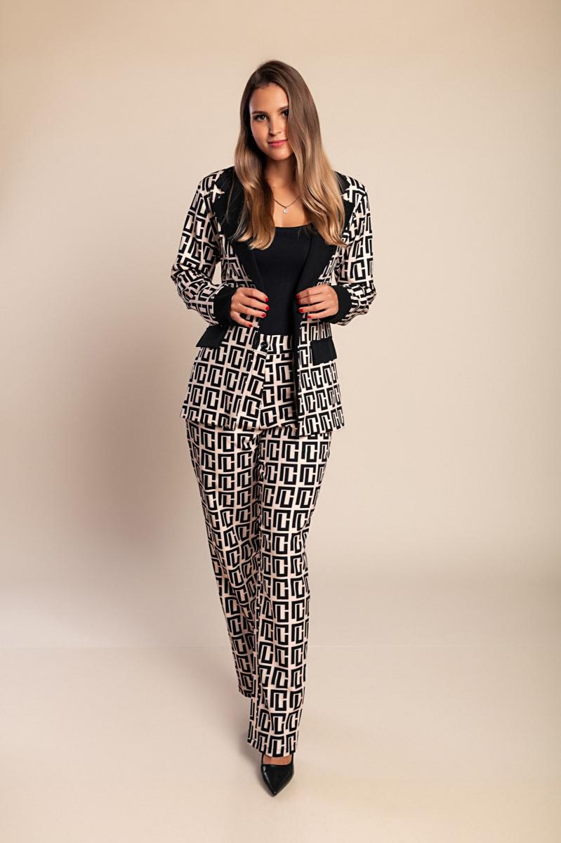 Blazer e pantaloni coordinati a stampa geometrica