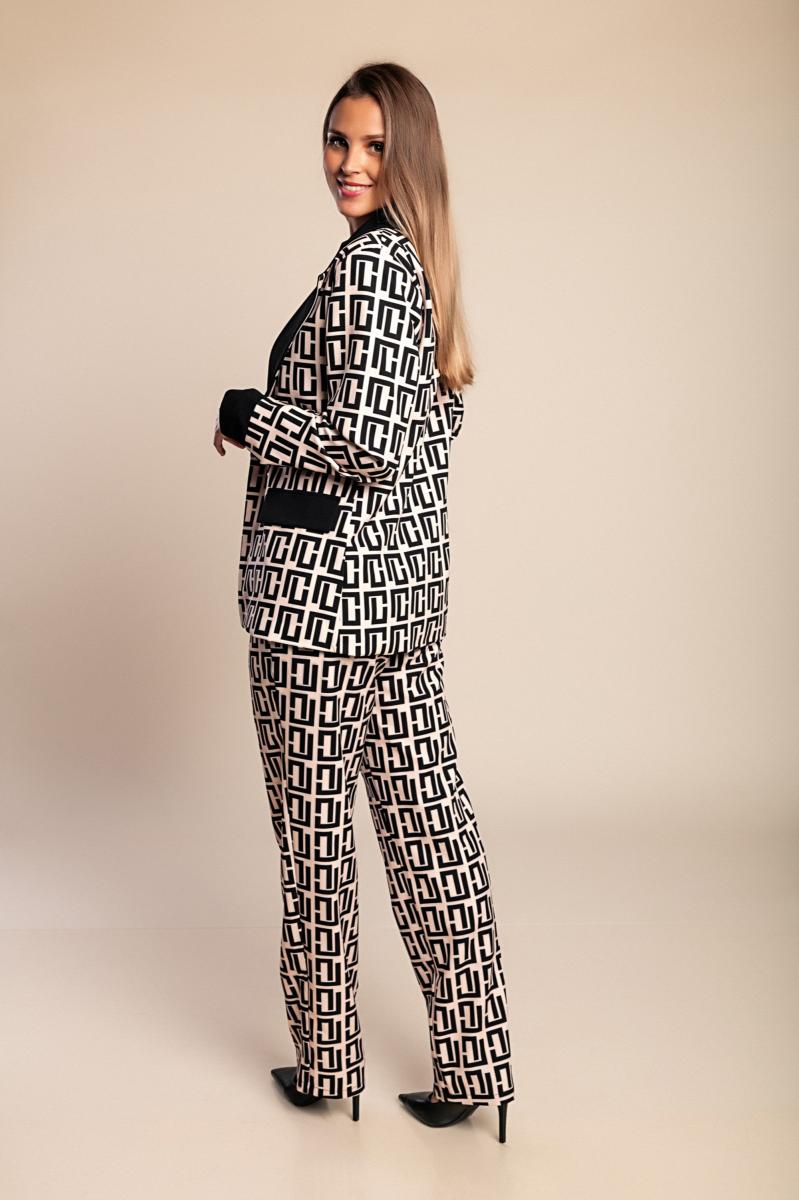 Blazer e pantaloni coordinati a stampa geometrica