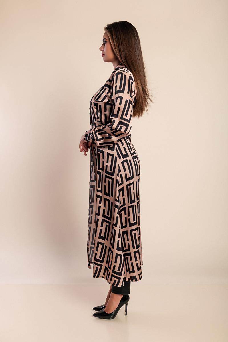 Elegant long shirt with geometric print