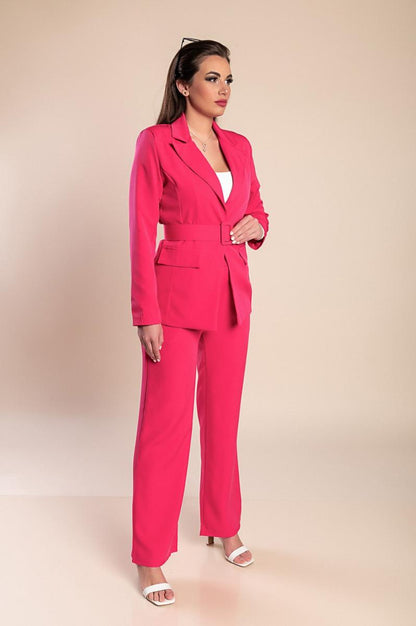 Elegante tailleur pantalone con cintura
