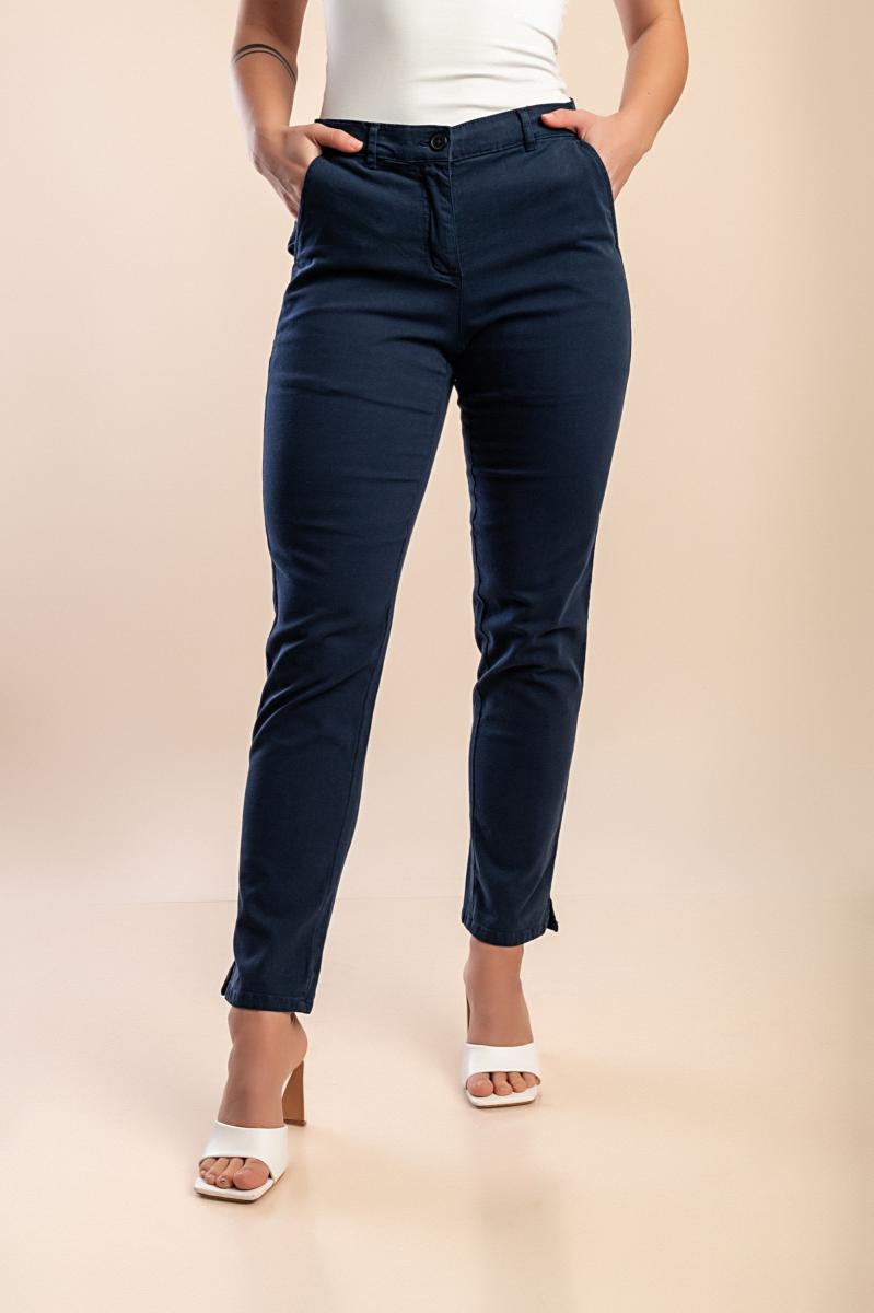 Bawełniane spodnie o kroju slim fit