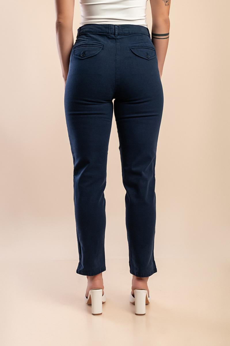 Bawełniane spodnie o kroju slim fit