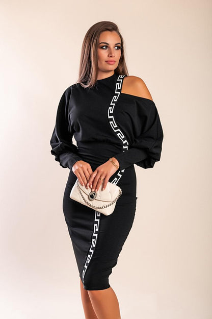 Elegantna midi haljina s geometrijskim uzorkom