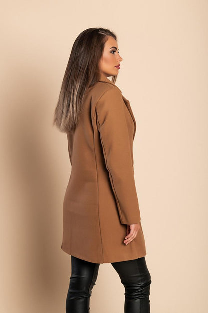 Elegant coat with one button