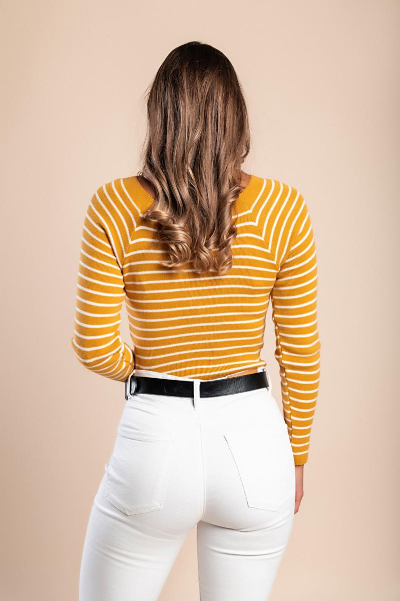 Top de malha com estampado às riscas