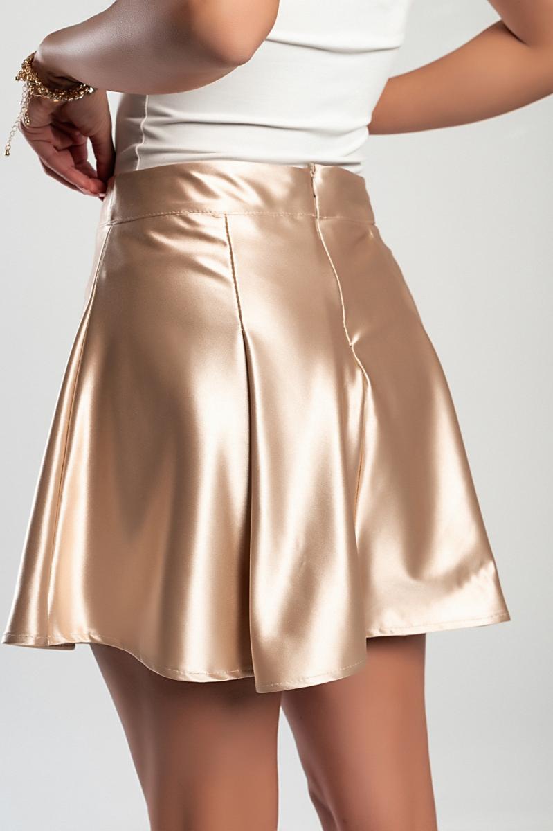 Minissaia elegante em imitação de cetim
