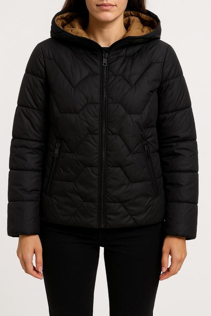 Kurze Jacke mit Kapuze