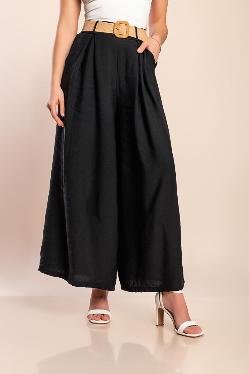 Lange Hose mit dekorativem Gürtel