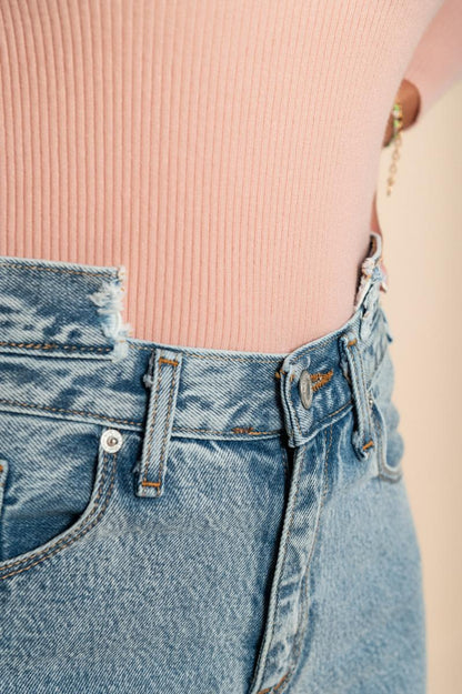 Jeans a gamba dritta