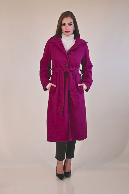Elegant coat with buttons