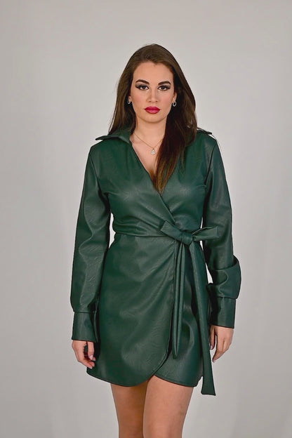Minivestido elegante em pelo sintético com colarinho de lapela Pellita