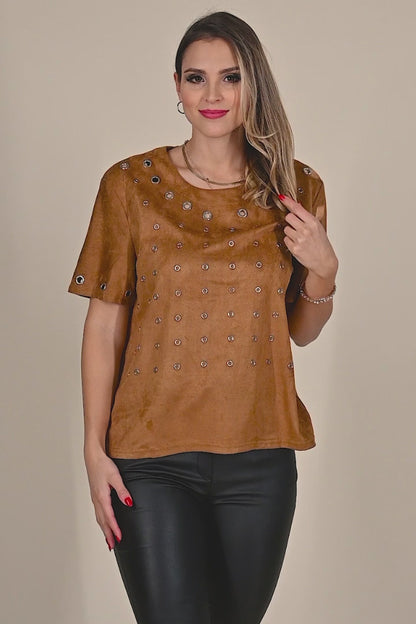 T-shirt ampia con anelli in metallo