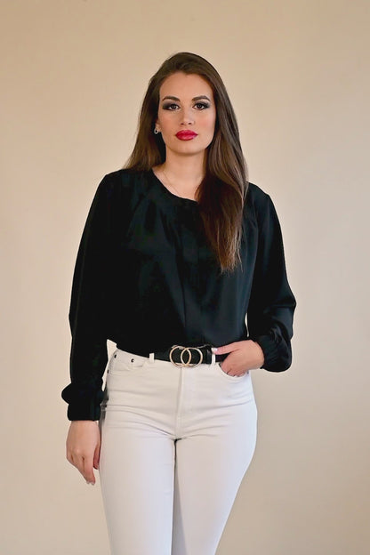 Elegant shirt with a round neck