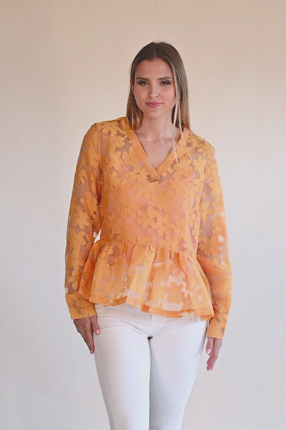 Long-sleeved blouse